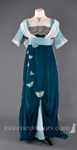 Robe de soirée, vers 1912, velours et mousseline de soie, dentelle métallique et broderies